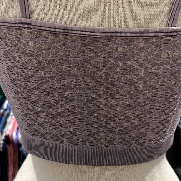 Darling sports top that can be worn as a top. - Picture 4 of 5